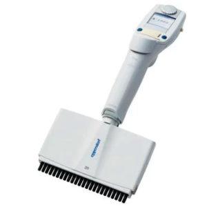 Многонаканальная пипетка Eppendorf Xplorer plus объем 1 – 20 мкл, 24 канала, жемчужно-белые