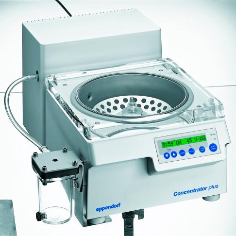 Полная система Eppendorf Concentrator plus с встроенным мембранным вакуумным насосом