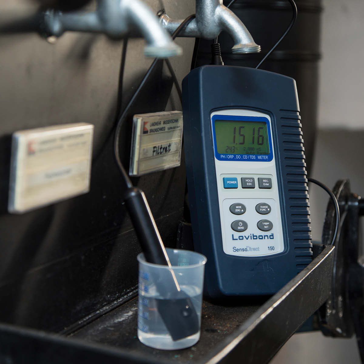 Water analyzer / oxygen / pH / conductivity