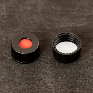 Крышки черные п/п с отверстием для прокола 15-425, септа ПТФЭ/силикон,100 шт/уп, арт. ILCSPT15-100